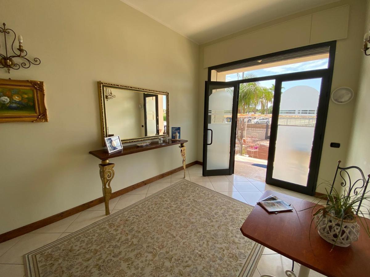 B&B Kalinifta Residence Carpignano Salentino Bagian luar foto