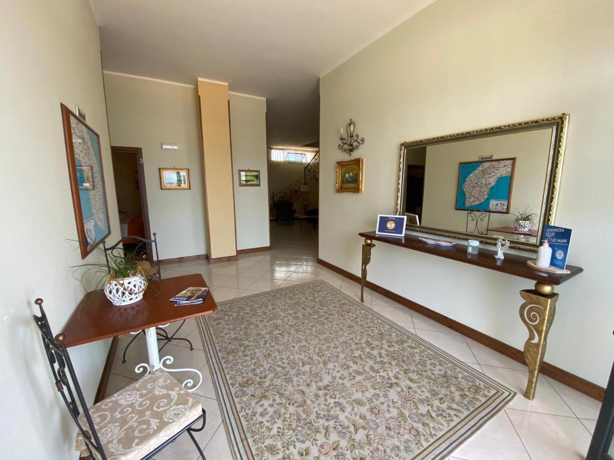 B&B Kalinifta Residence Carpignano Salentino Bagian luar foto