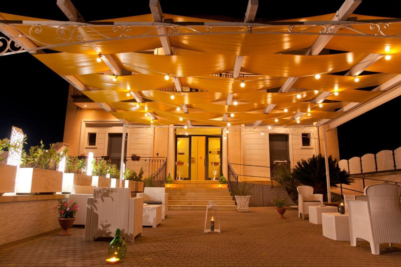 B&B Kalinifta Residence Carpignano Salentino Bagian luar foto