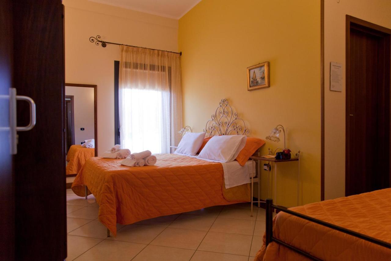 B&B Kalinifta Residence Carpignano Salentino Bagian luar foto