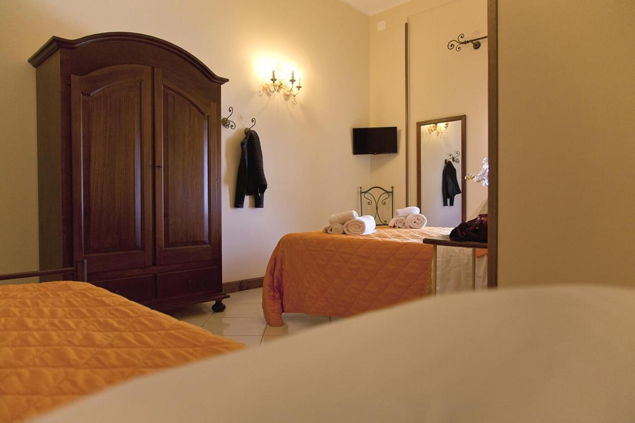 B&B Kalinifta Residence Carpignano Salentino Bagian luar foto