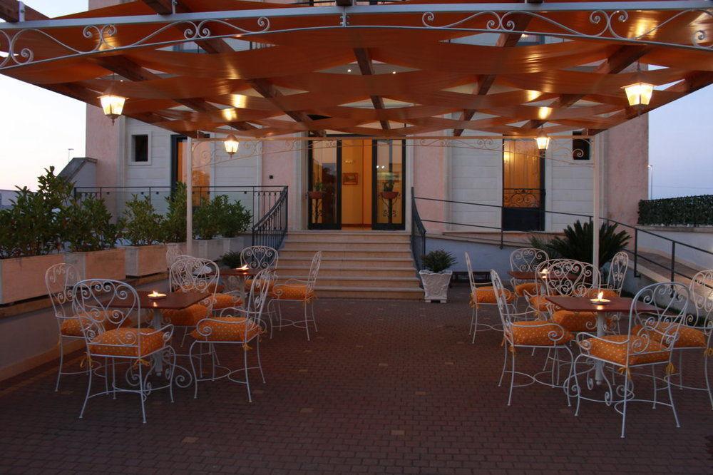 B&B Kalinifta Residence Carpignano Salentino Bagian luar foto